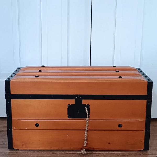 Photo of LOT 115Z: American Girl Addy Walker's Trunk with Kirsten Clothes & More