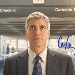 Photo of George Clooney Signed Photo. GFA Authenticated
