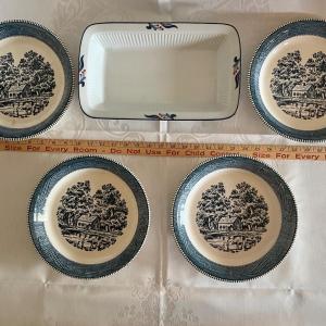 Photo of Pie plates and baking dish