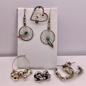 Photo of LOT172:: Beautiful Collection-Unsigined Silvertone Earring, Metal Knots Dreamcat