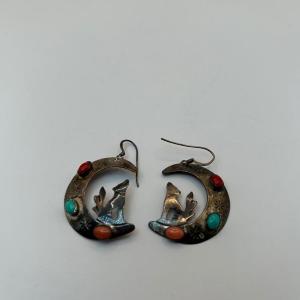 Photo of LOT 80: Southwestern Sterling Silver Coyote Howling at the Moon Borach & Earring