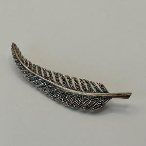 Photo of LOT 79: Sterling Silver Leaf Broach