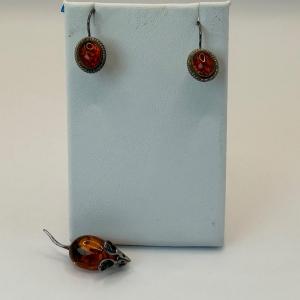 Photo of LOT 76: Vintage Sterling & Amber Mouse Pin & Earrings