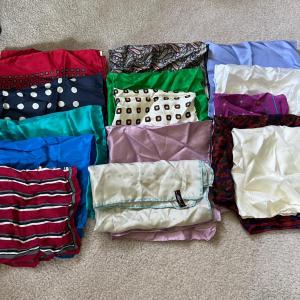 Photo of Lot of 15 Silk Men's Suits Pocket Squares