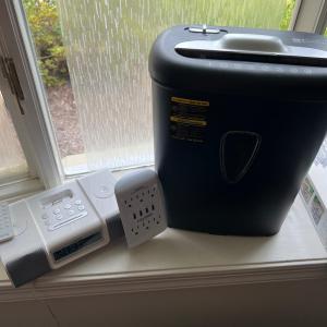 Photo of iHome Radio, Shredder, Wall Outlet, 2 Flash Drives