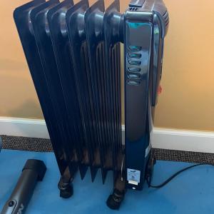 Photo of Comfort Zone Deluxe Oil Filled Radiator Heater