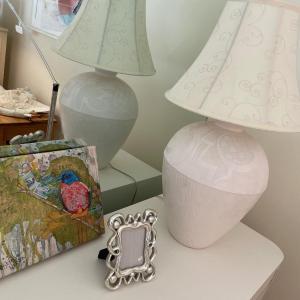 Photo of Cream lamp with bird canvas and frame