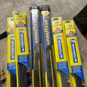 Photo of 3 Sets of NEW Windshield Wipers 28